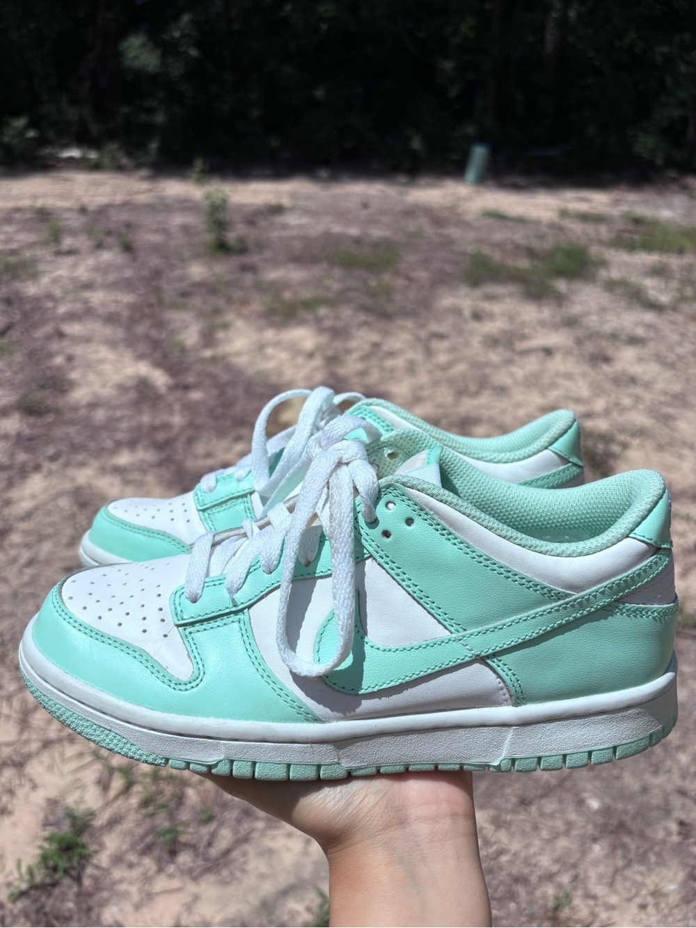 Nike Kids Low-Top Sneakers in Mint Green and White